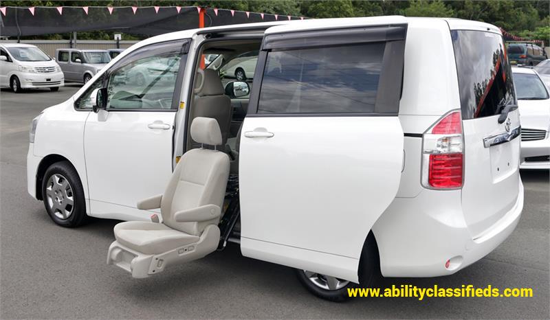  2009 Toyota NOAH Wagon ZRR70