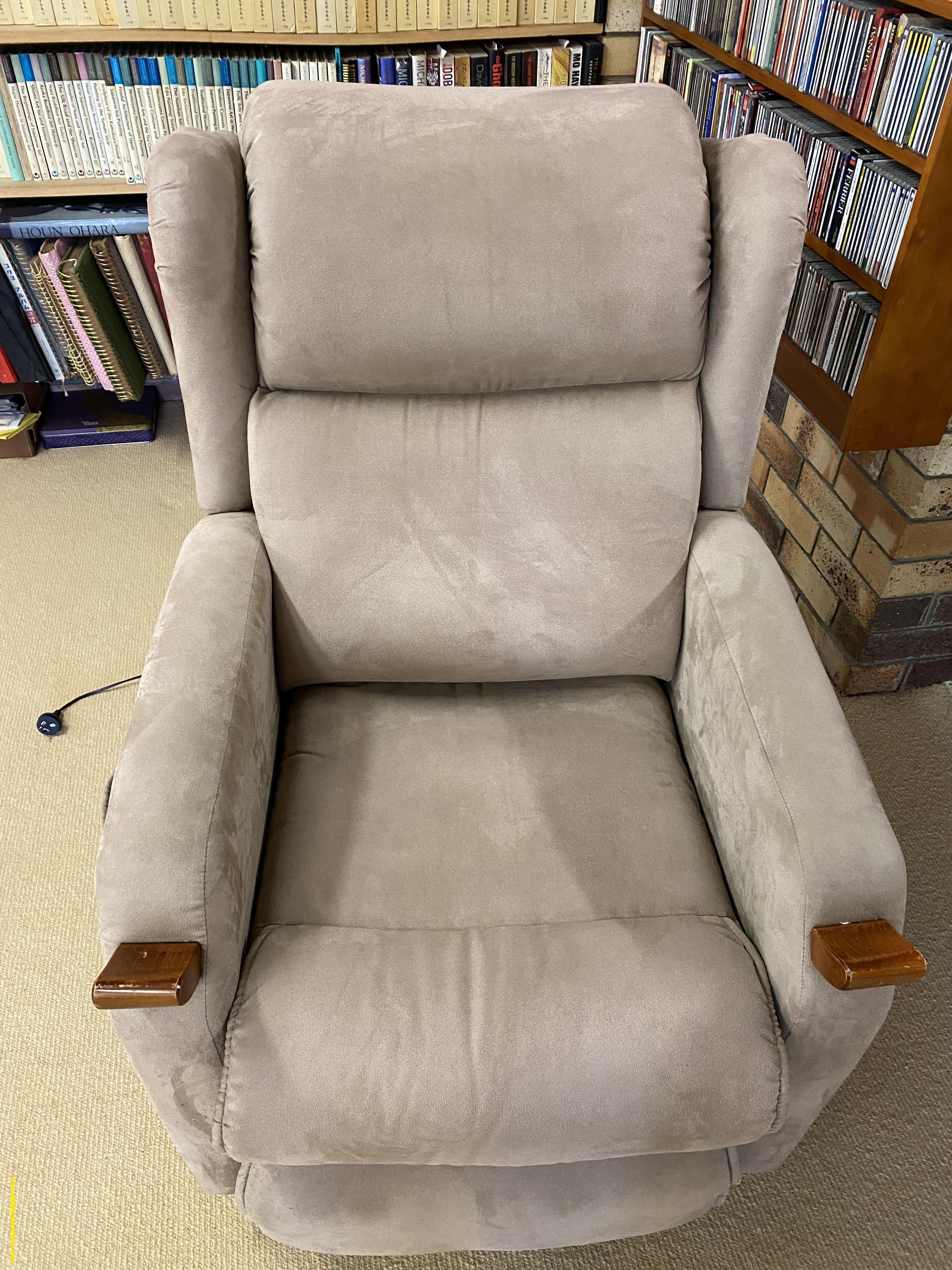 Mobility Chair (lift/recliner)