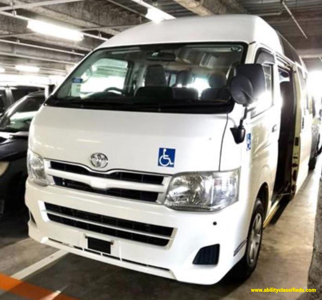 2011 TOYOTA HIACE  4WD High Roof KDH206R MY11 UPGRADE 2011