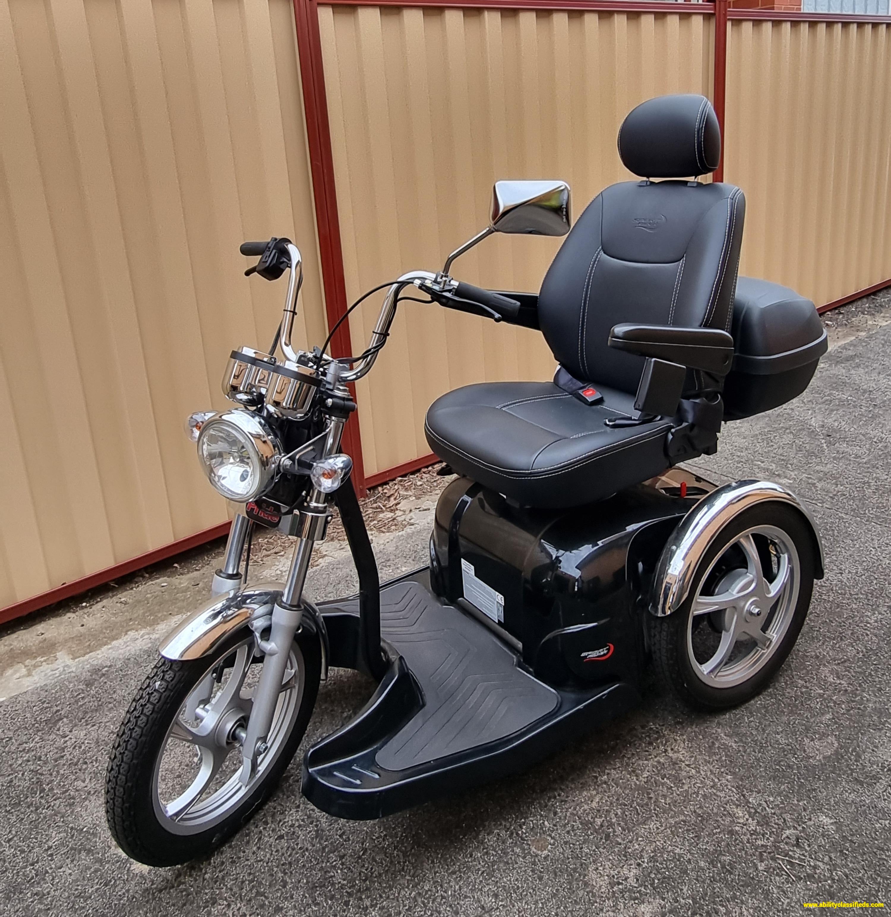 PRIDE SPORTSRIDER MOBILITY SCOOTER- (DARE TO BE DIFFERENT)