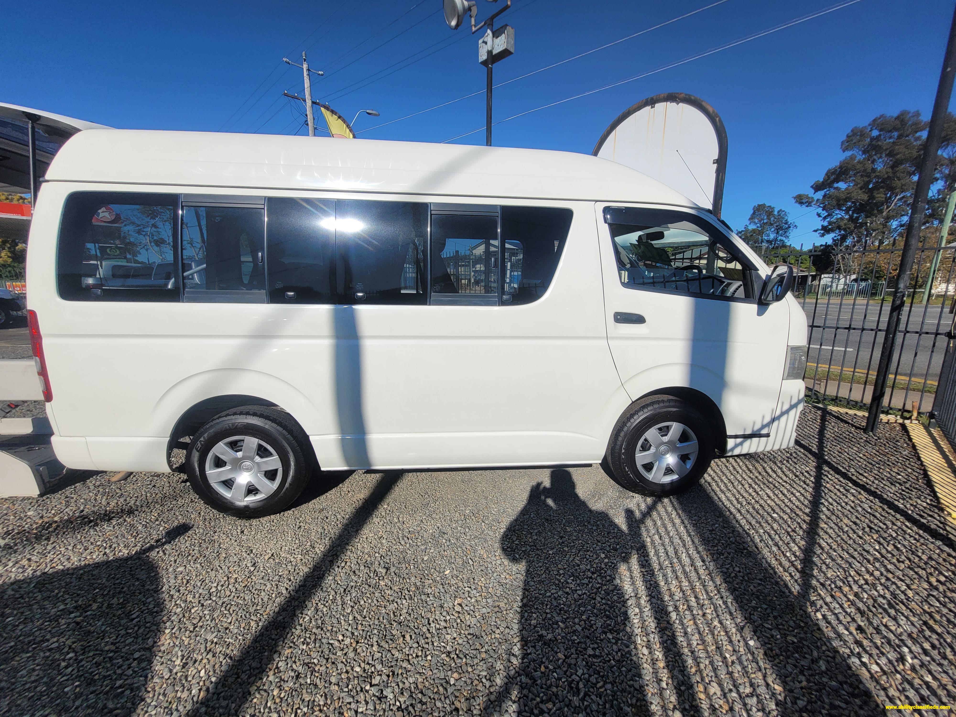 12/2010 Toyota Hiace wellcab