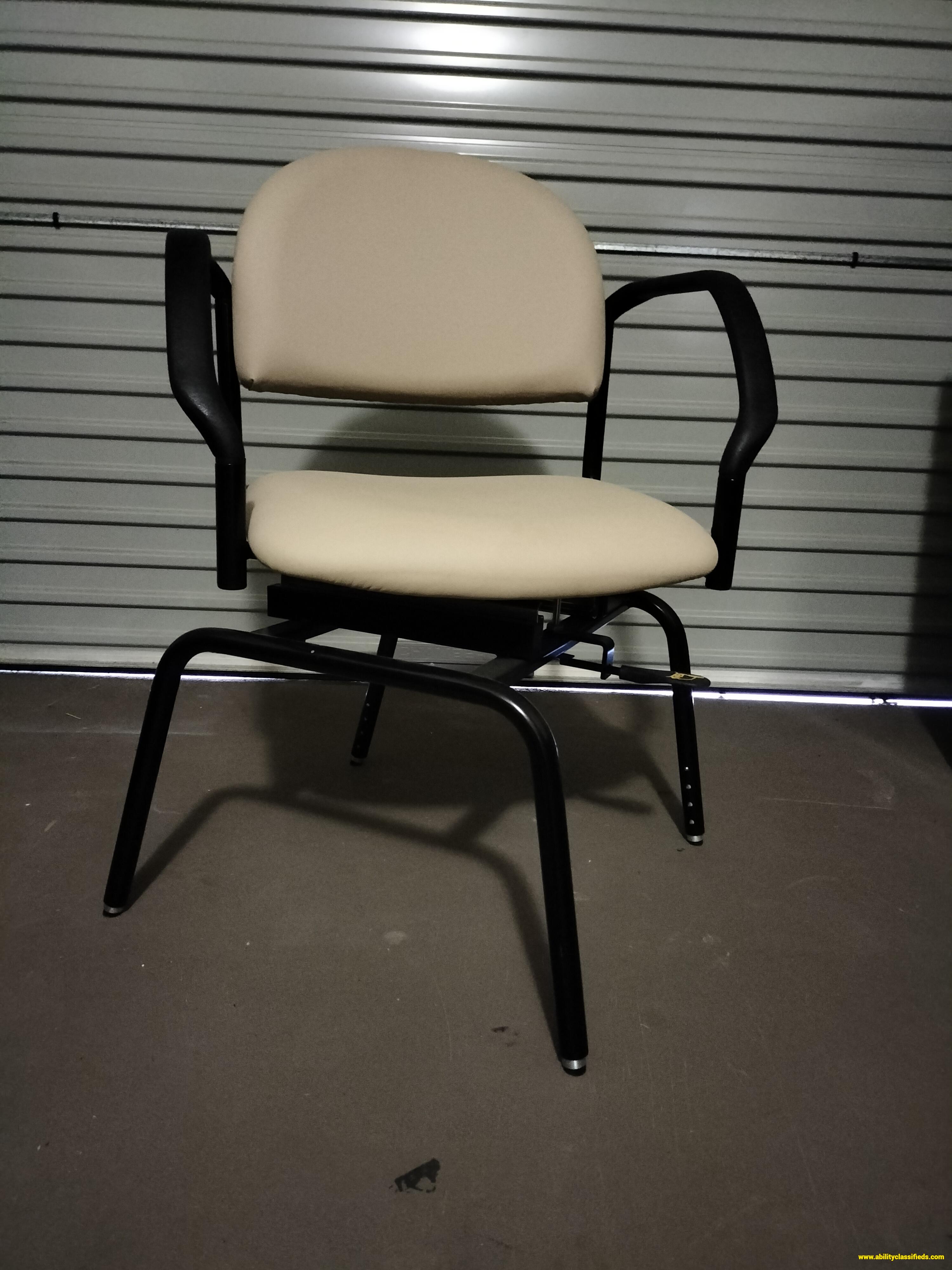 Height adjustable revolution chai