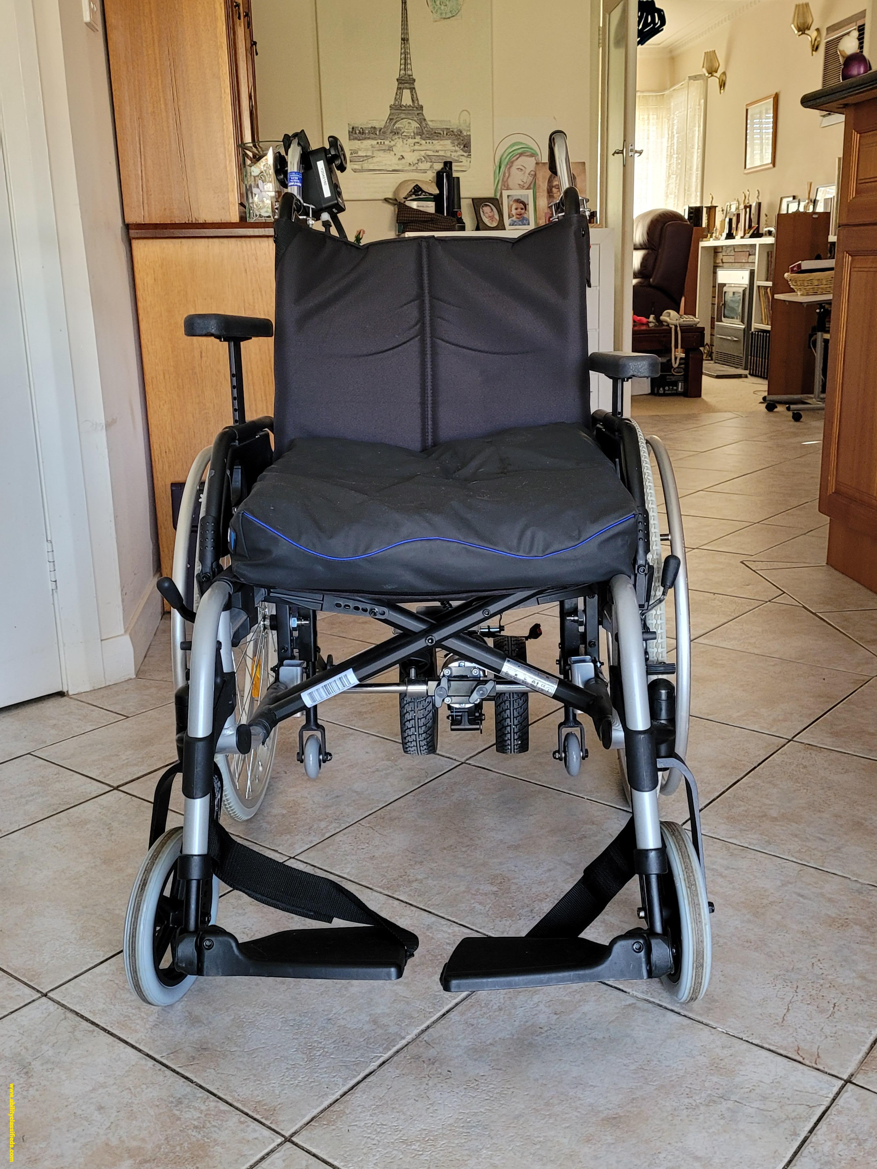 Breezy power assist wheelchair  ♿