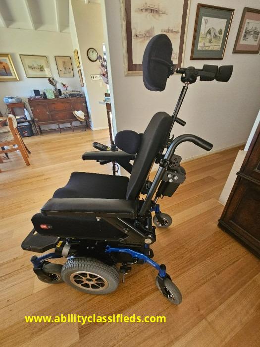 Centro - Mid Wheel Powerchair Vertical Lift