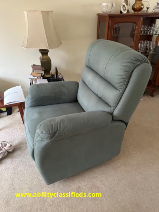 ELECTRIC RECLINER AND LIFT CHAIR 