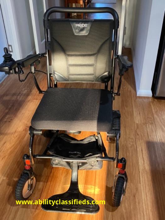 Lightweight motorized wheelchair