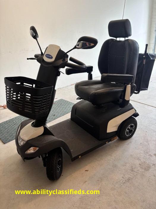 Invacare Metro Scooter ( near-new)