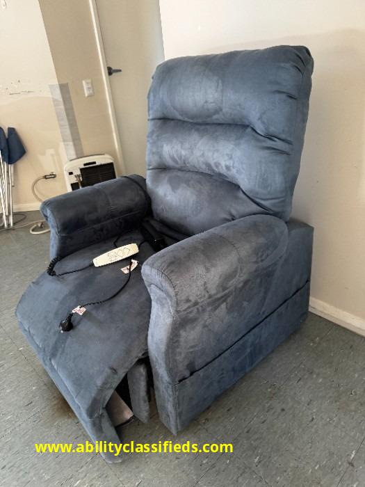 Electric Chair - Blue - Located Innaloo, WA