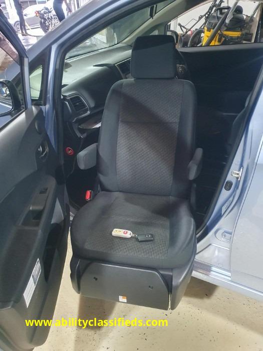 Toyota Ractis Auto.  With electronic front transfer seat and rear Crane - Image 2 of 19