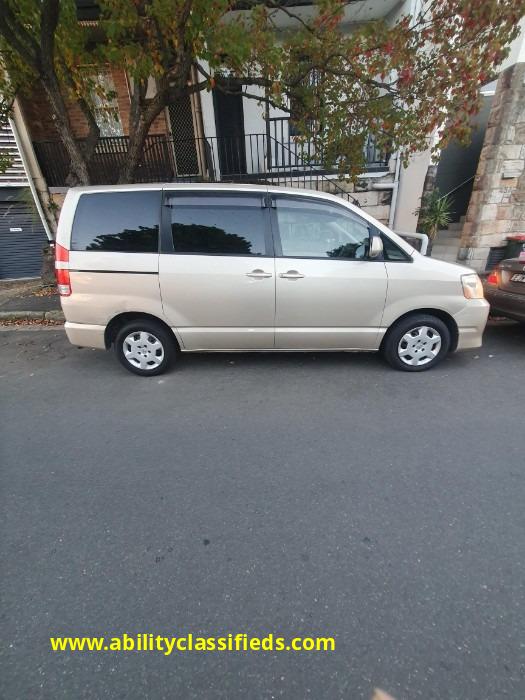 TOYOTA NOAH Wheelchair accessible vehicle - Image 2 of 11