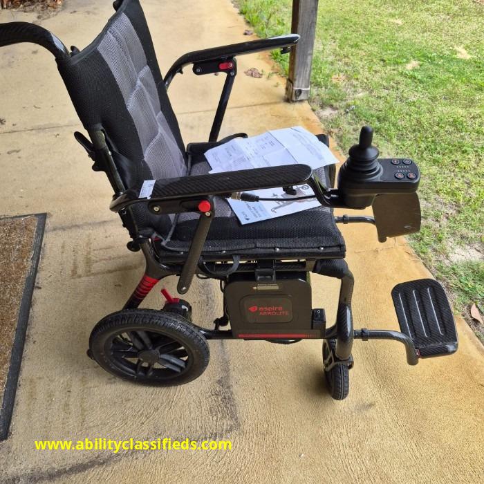 ASPIRE AEROLITE CARBON FIBRE POWER WHEELCHAIR  - Image 3 of 3