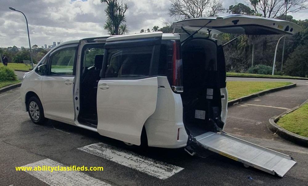 TOYOTA NOAH AUTOMATIC, Factory Built Wheelchair Accessible Vehicle