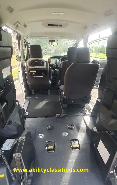 TOYOTA NOAH AUTOMATIC, Factory Built Wheelchair Accessible Vehicle - Image 13 of 18
