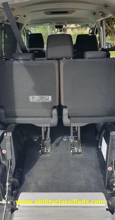 TOYOTA NOAH AUTOMATIC, Factory Built Wheelchair Accessible Vehicle - Image 15 of 18