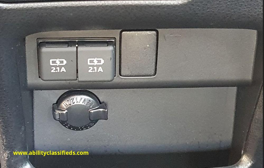 TOYOTA NOAH AUTOMATIC, Factory Built Wheelchair Accessible Vehicle - Image 16 of 18