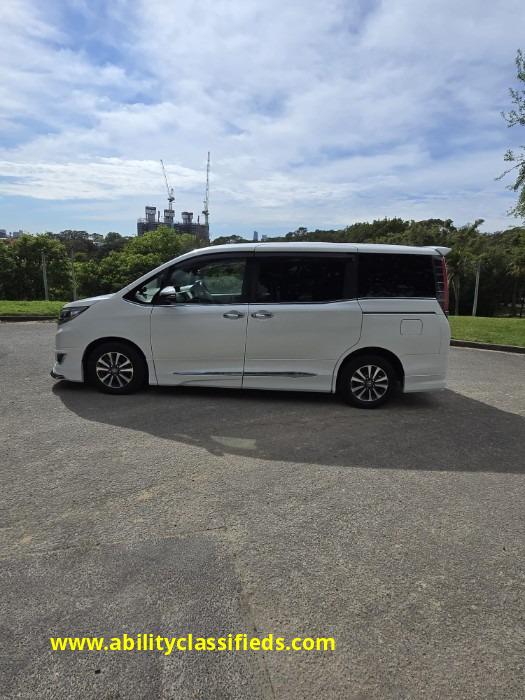 Toyota Esquire ( Modelista ) with Turney transfer seat