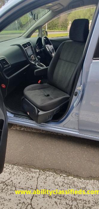 Toyota Ractis with Turney Transfer seat 