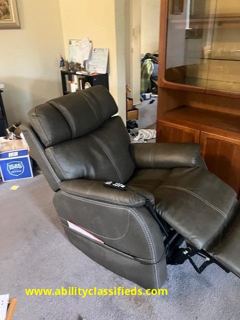 Winslow Lift Chair